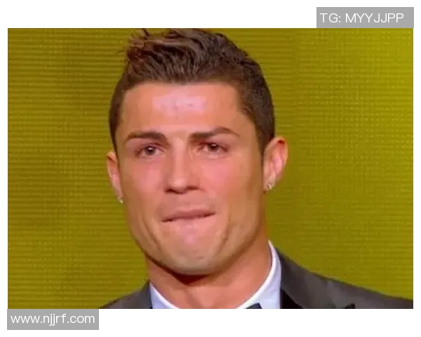 凯恩的传奇之路：从足球天才到世界巨星的成长历程与影响力分析