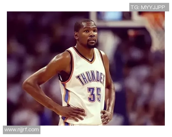 凯文杜兰特的篮球传奇之路与职业生涯的辉煌成就探讨