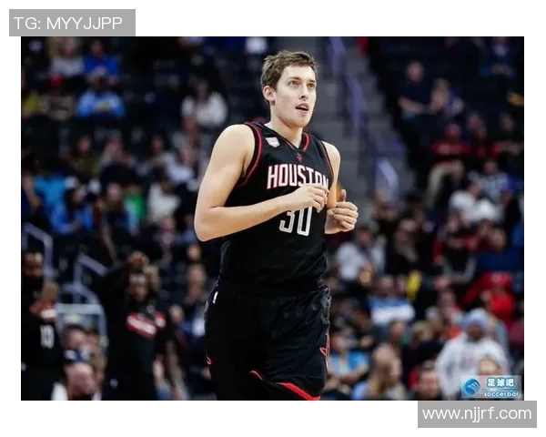 凯尔库兹马的篮球之路：从新秀到全明星的成长历程与挑战