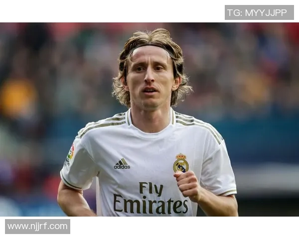 巅峰对决j罗与莫德里奇谁才是中场大师的真正代表