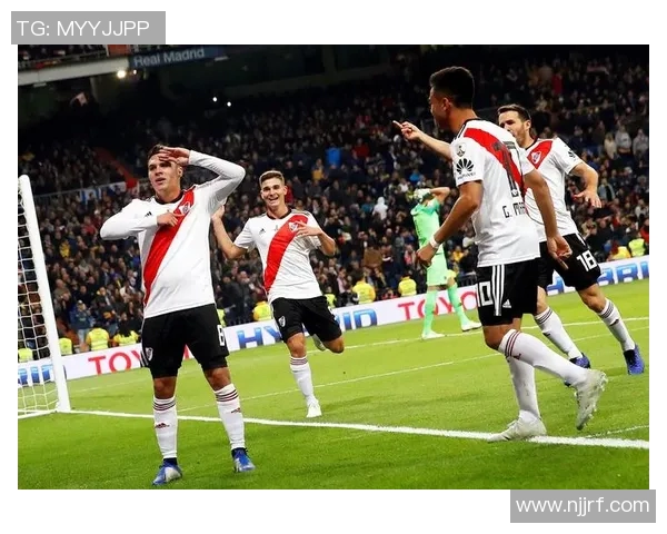 河床与巴拉纳竞赛激战正酣谁将捧起冠军奖杯的荣耀 河床与巴拉纳竞赛激战正酣谁将捧起冠军奖杯的荣耀