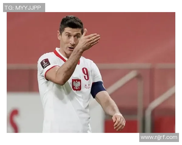 莱万的传奇之路：从波兰小镇到世界足球巅峰的奋斗与荣耀